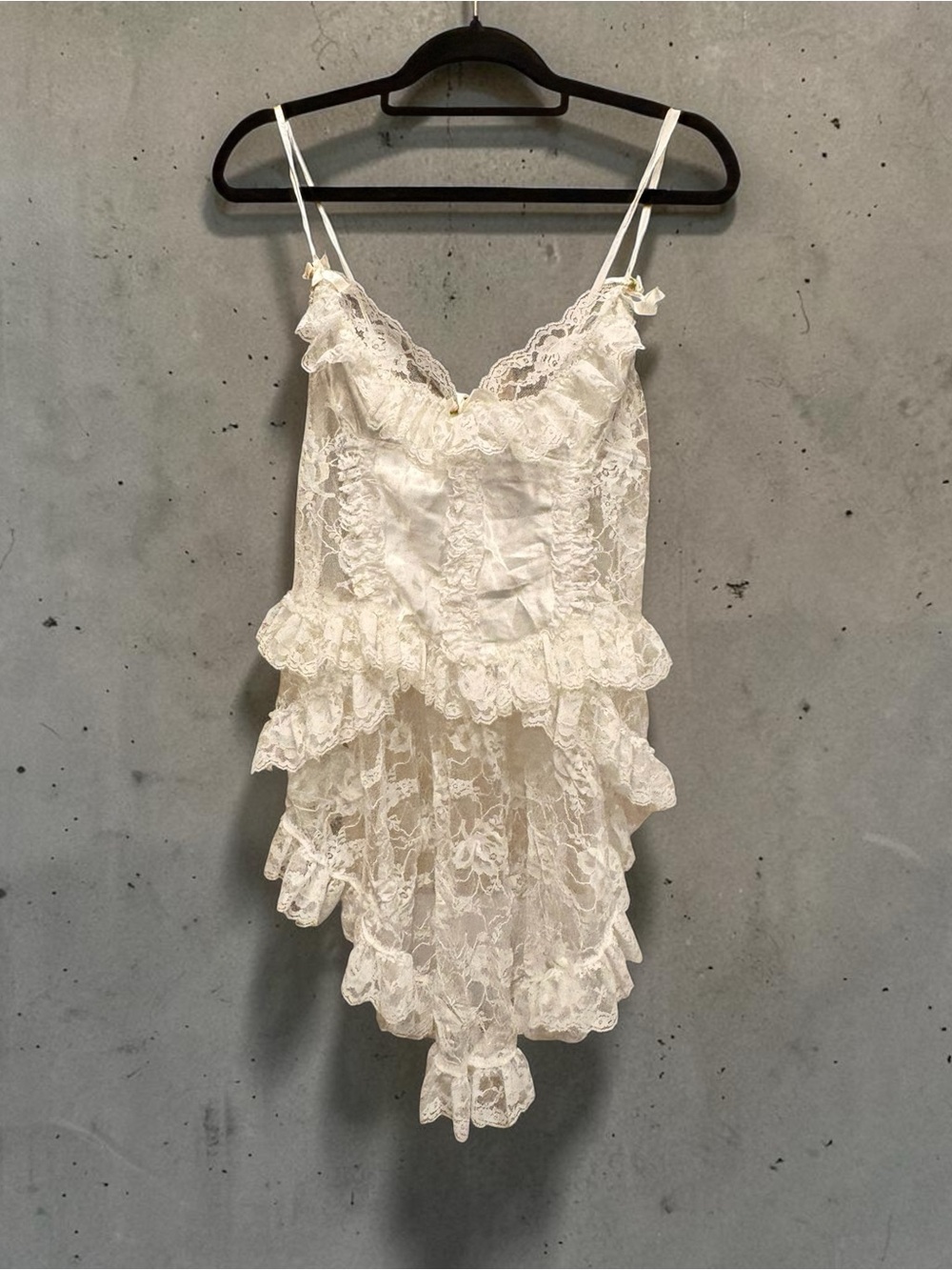 Vintage Y2K Bridal? Romantic Lace Ruffle Chemise - White